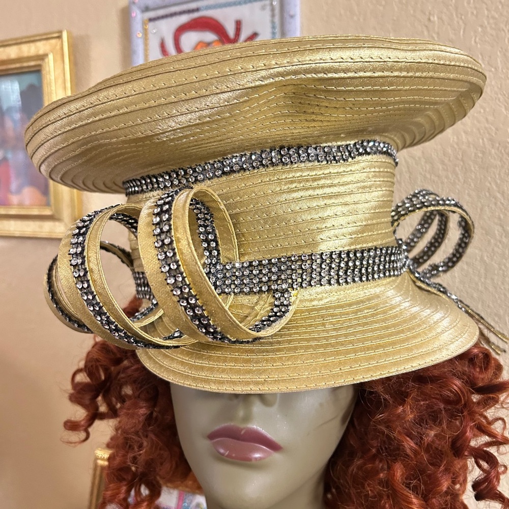 Beige Wide-Brimmed Hat with Metallic Trim